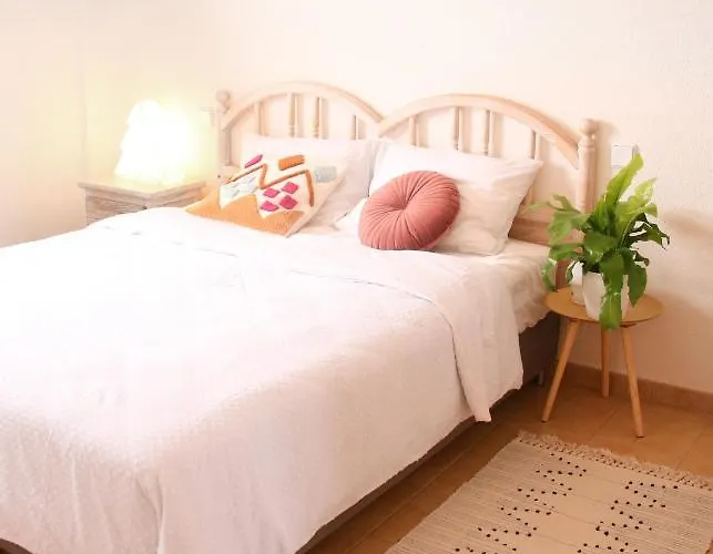 Casa Lea - Central, Cozy And Right By The Beach アパート